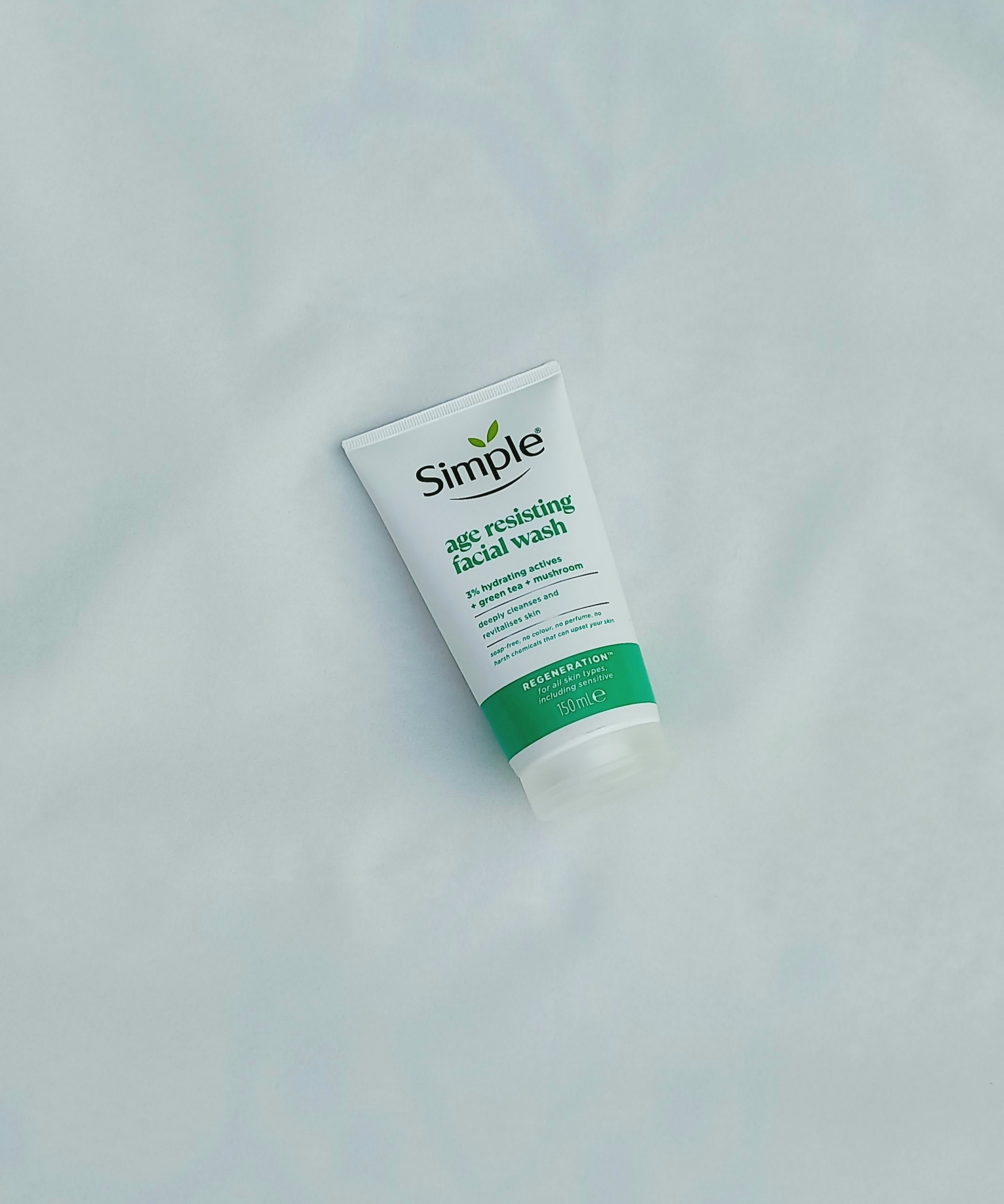 ژل شستشوی صورت ضد پیری (Age Resisting Facial Wash) سیمپل_Simple