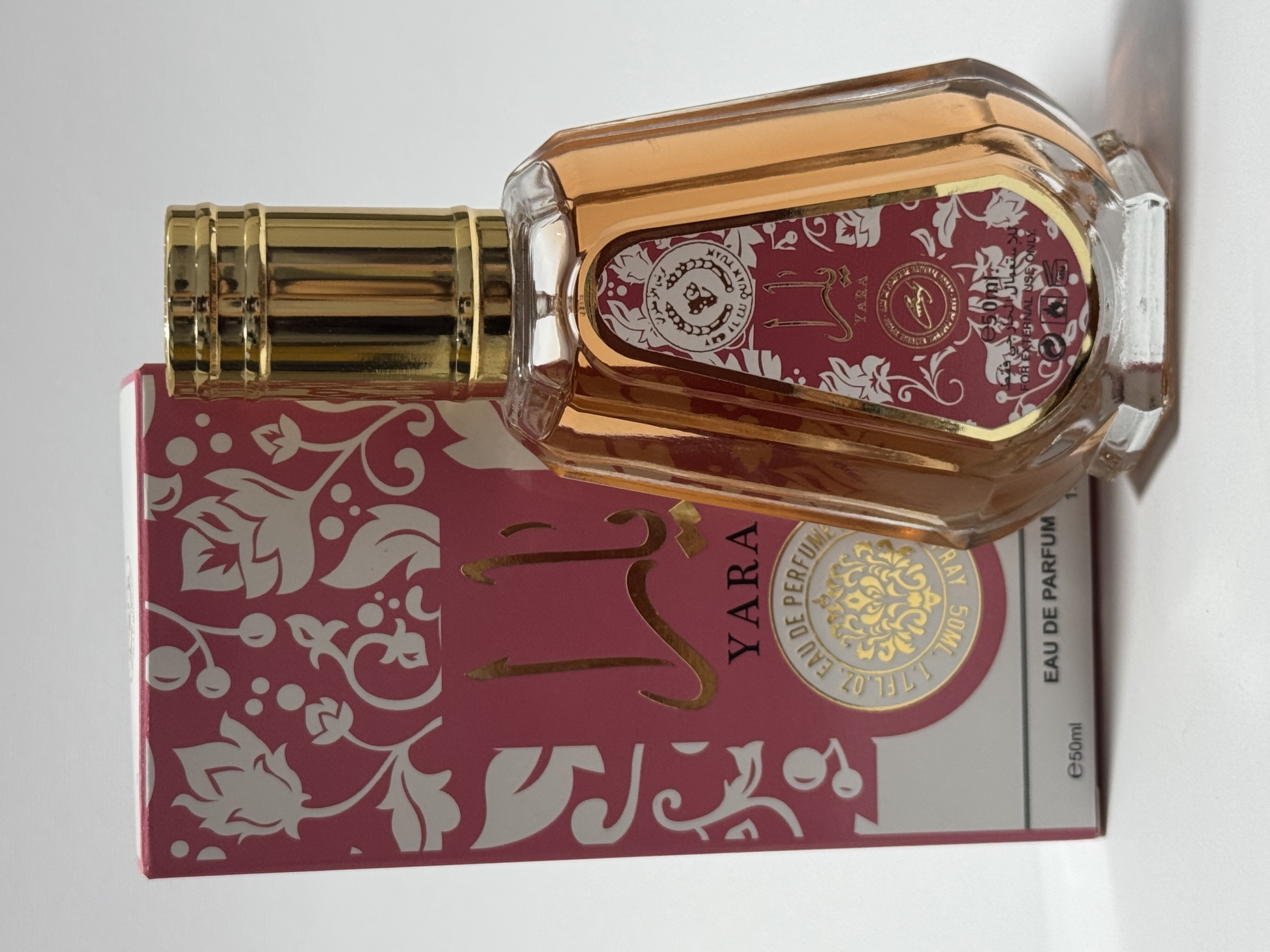 ادوپرفیوم عطر یارا پنجاه میل (ارض الزعفران)yara ادکلن جیبی در چهار رایحه(ورق بزنین)