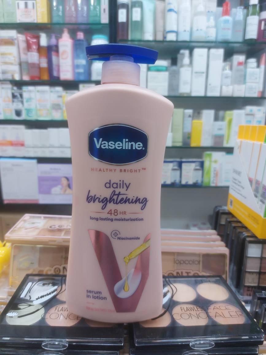 لوسیون بدن وازلین Healthy Bright Daily Brightening حاوی نیاسینامید ۷۲۵ میلیلیتر